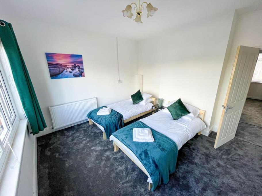 Ferienwohnung Perfect For Contractors & Families! 7 Beds Free Parking Birmingham Exterior foto